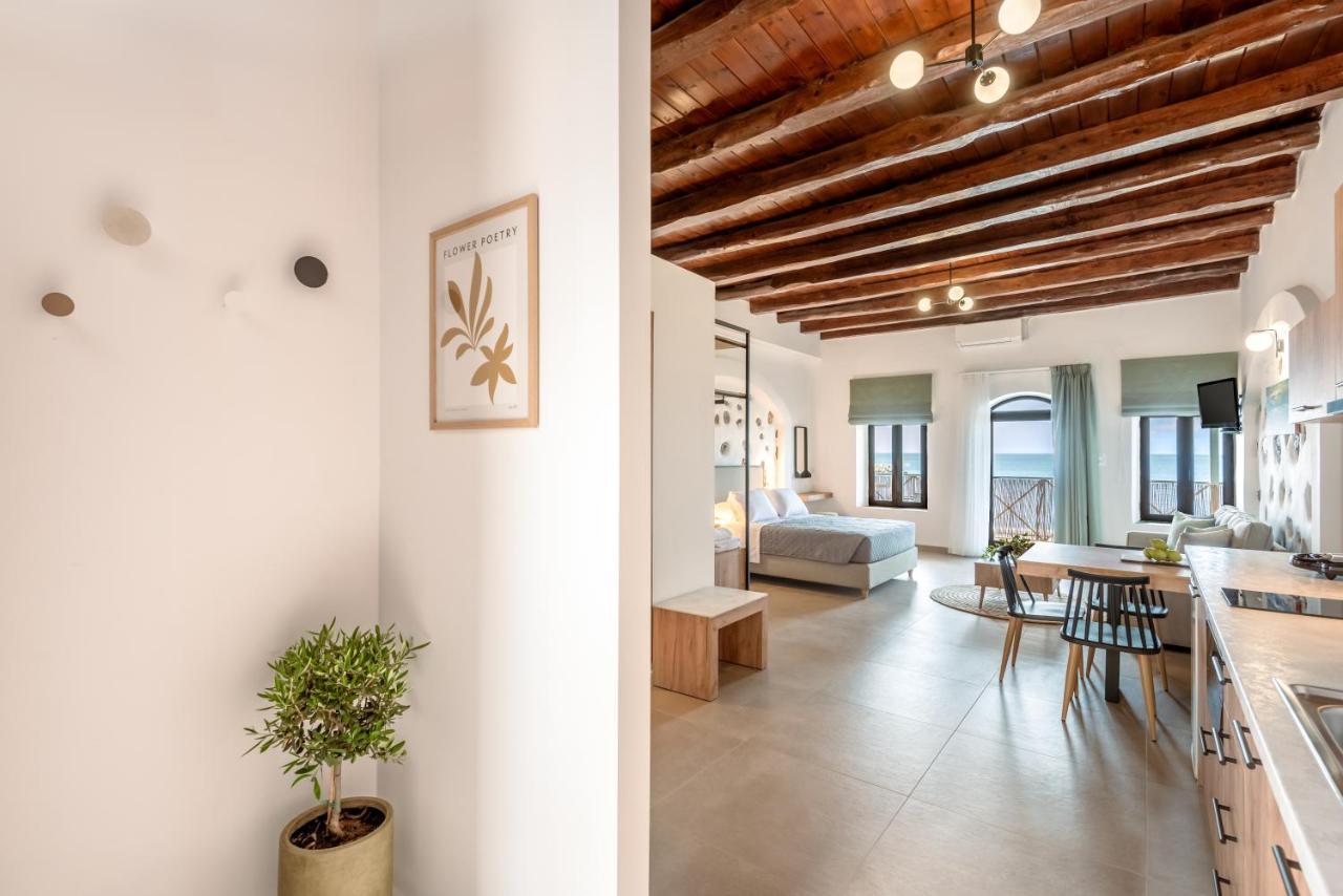 Superb Apartments Kriaras Sea View In Sfakia Hora Sfakion Exterior photo