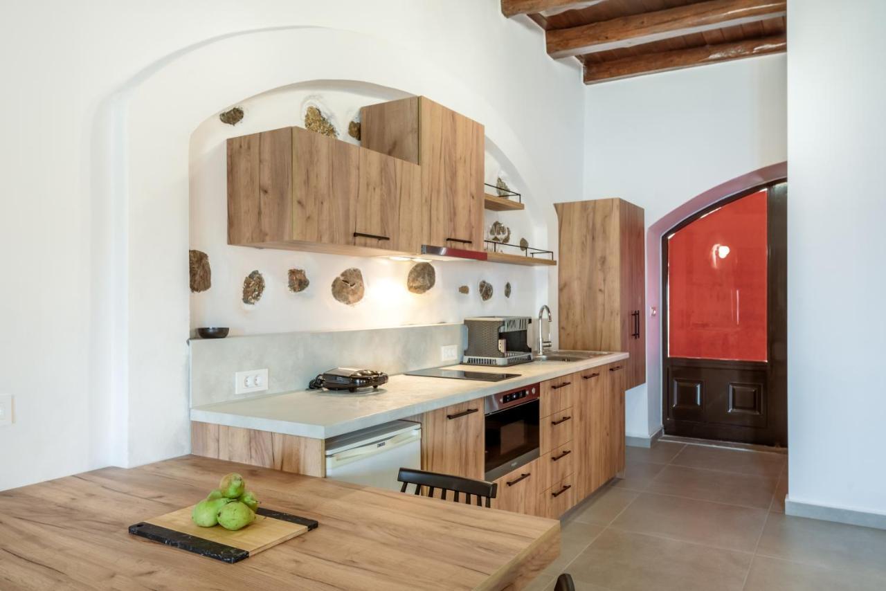 Superb Apartments Kriaras Sea View In Sfakia Hora Sfakion Exterior photo