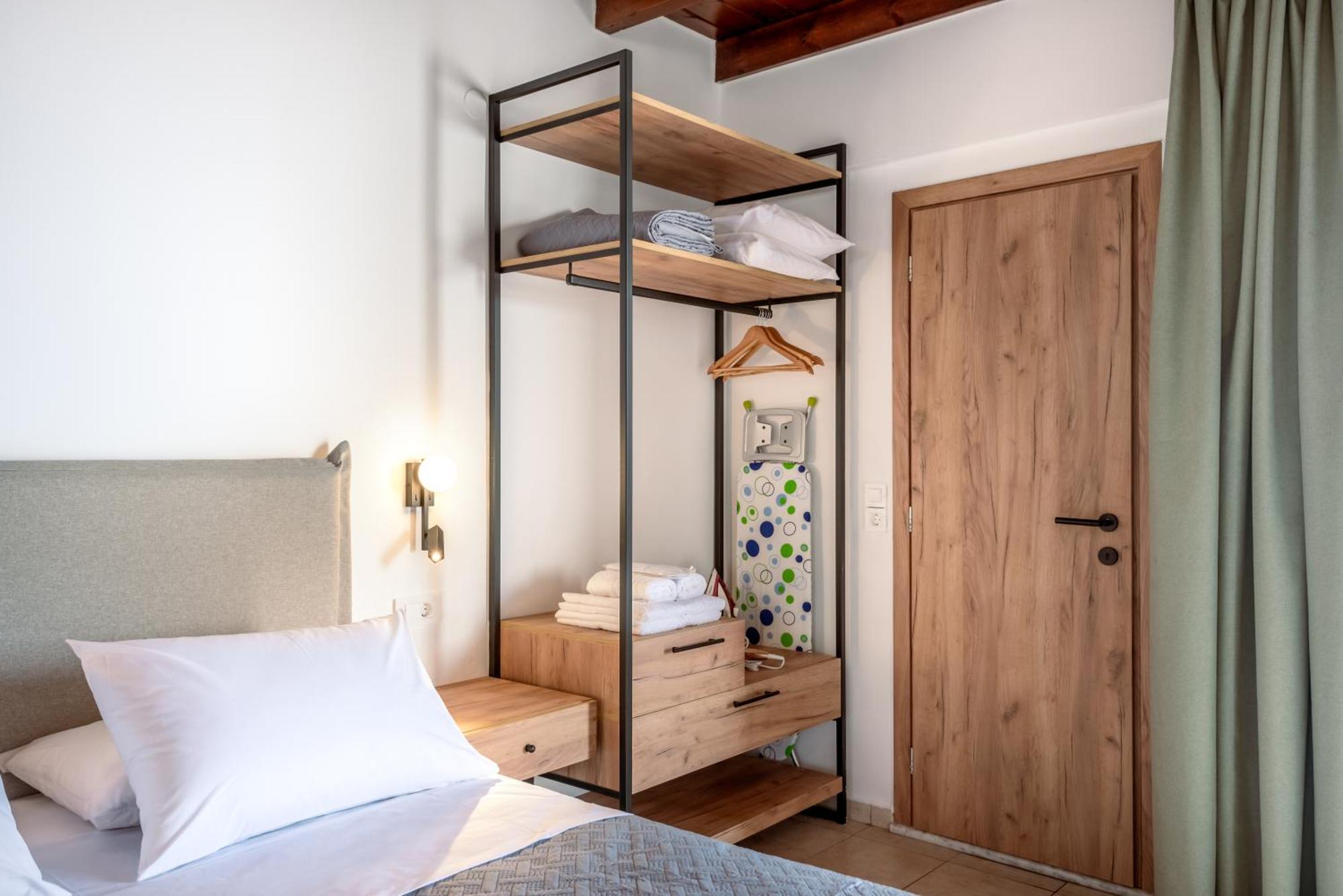 Superb Apartments Kriaras Sea View In Sfakia Hora Sfakion Exterior photo