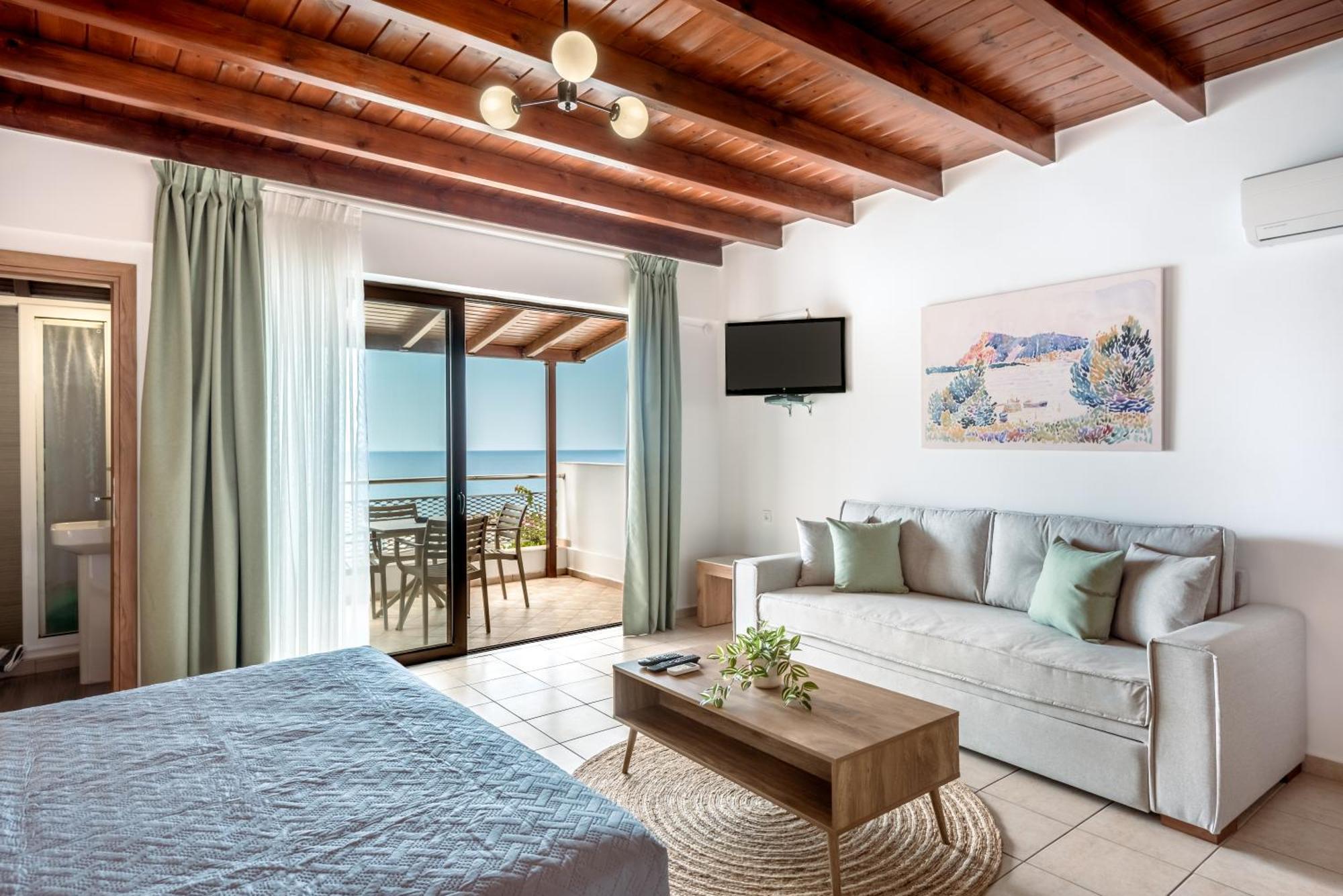 Superb Apartments Kriaras Sea View In Sfakia Hora Sfakion Exterior photo