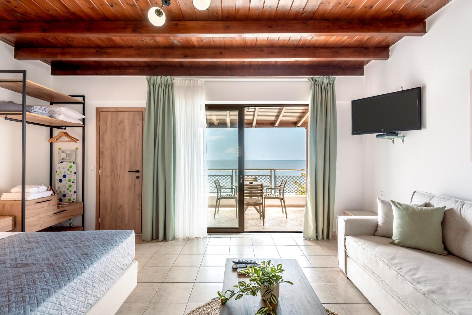 Superb Apartments Kriaras Sea View In Sfakia Hora Sfakion Exterior photo
