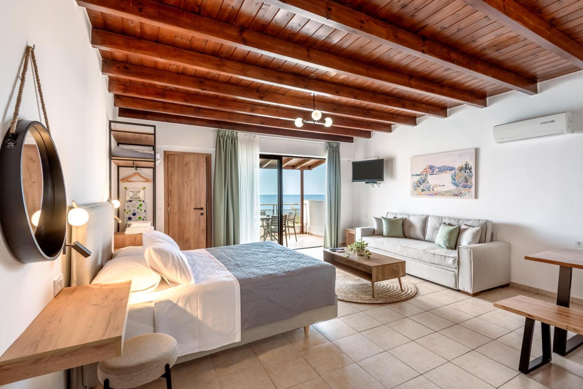 Superb Apartments Kriaras Sea View In Sfakia Hora Sfakion Exterior photo