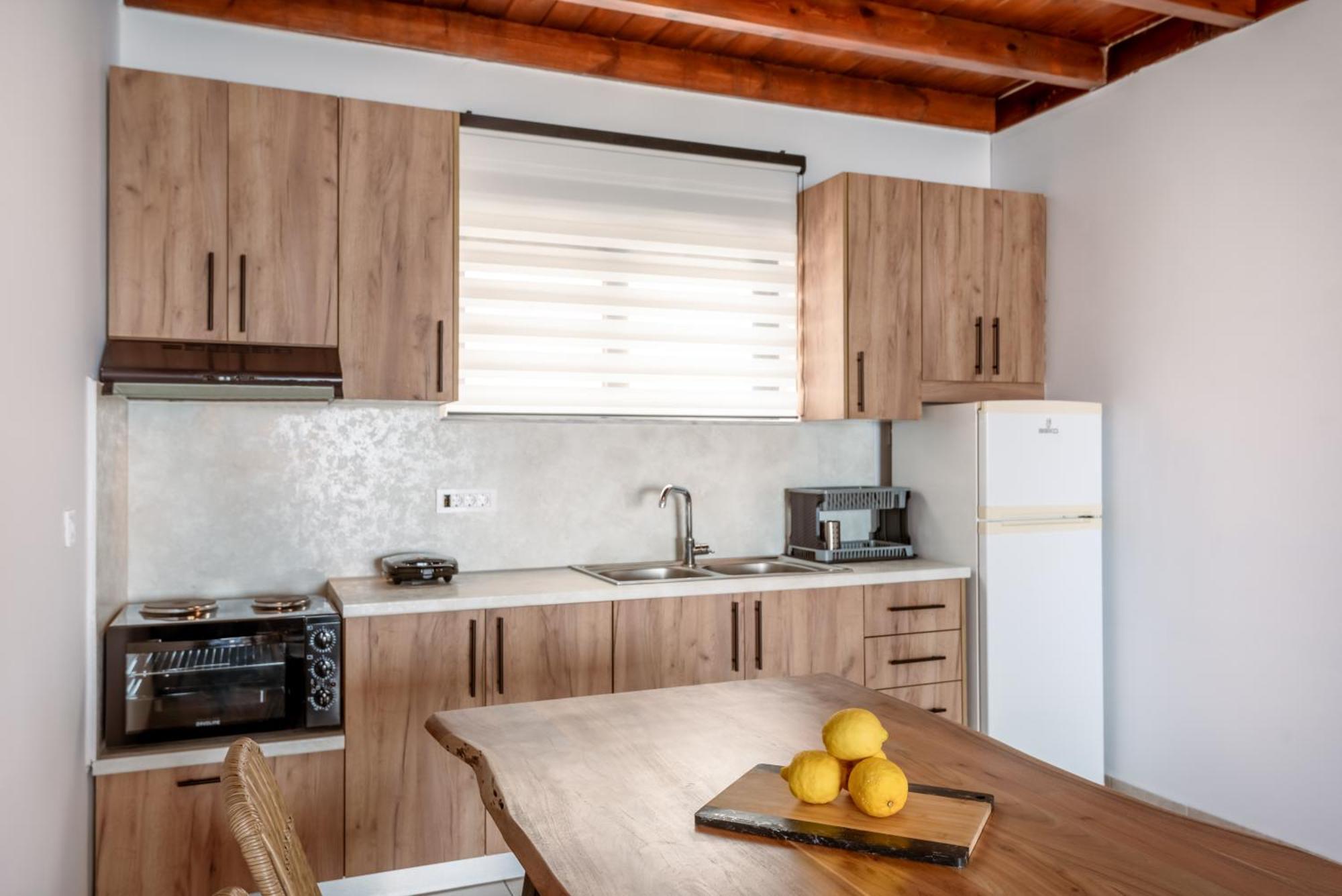 Superb Apartments Kriaras Sea View In Sfakia Hora Sfakion Exterior photo