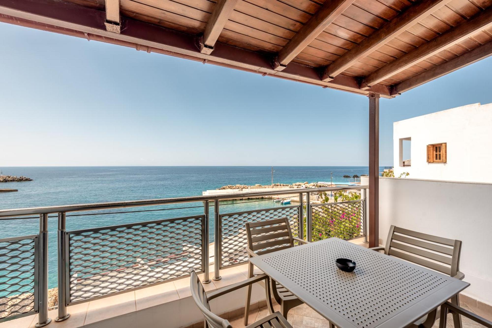 Superb Apartments Kriaras Sea View In Sfakia Hora Sfakion Exterior photo