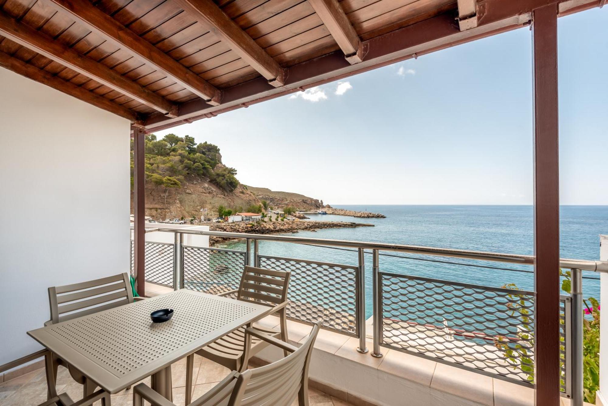 Superb Apartments Kriaras Sea View In Sfakia Hora Sfakion Exterior photo