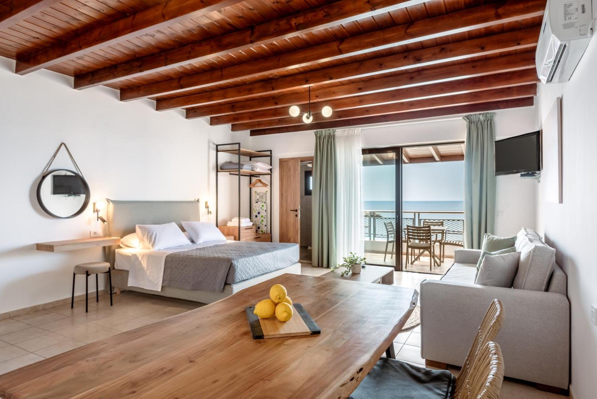 Superb Apartments Kriaras Sea View In Sfakia Hora Sfakion Exterior photo